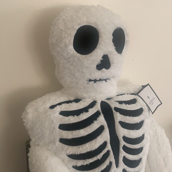 COPY - Halloween Storehouse Seasonal Life Size Skeleton Pillow. Brand New. - Picture 5 of 7
